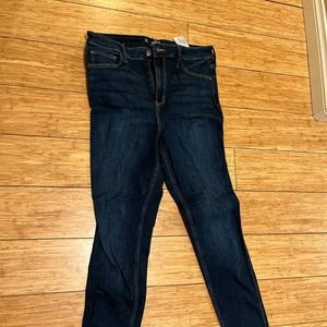 HOLLISTER SUPER SKINNY JEANS SIZE 13REGULAR